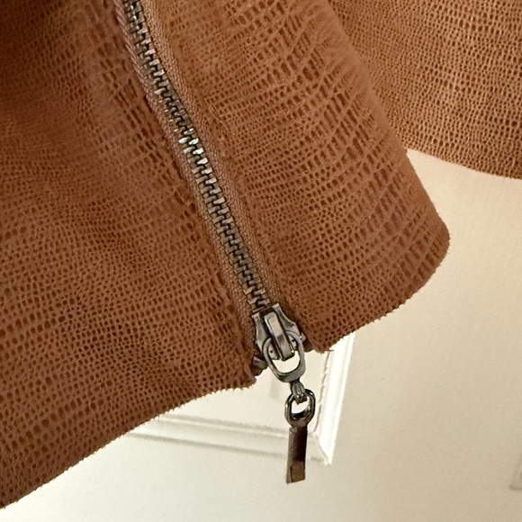 Jacket - Picture 8 of 8